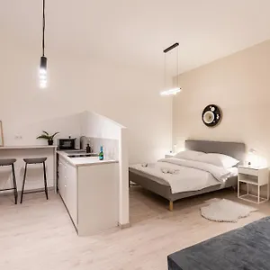 Kl31 - Urban Escape - Prime Location - Klauzal Square By Bqa , Boedapest Hongarije